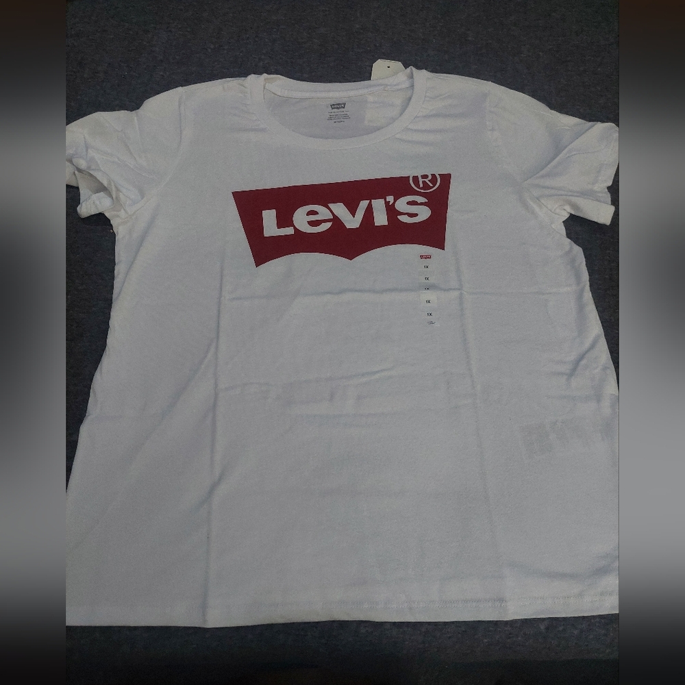 Nwt Levi's tee 1x
